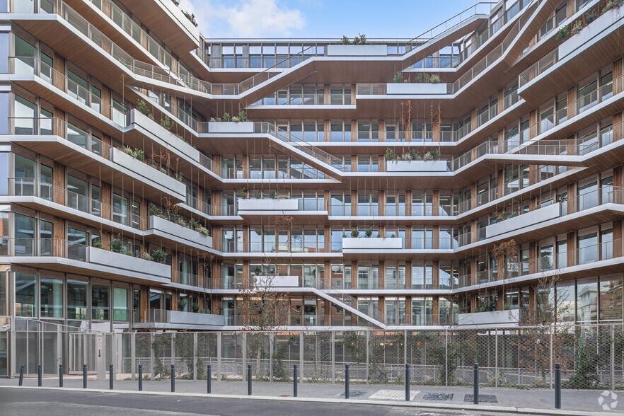 Rue Arago, Saint-Ouen-sur-Seine à louer - Photo de l’immeuble – Image 2 sur 4