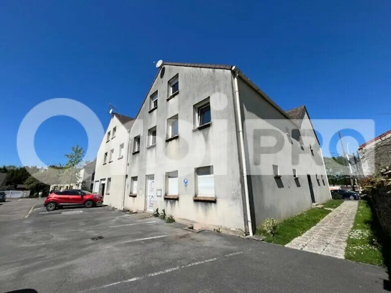 Bureau dans Villecresnes à louer - Photo de l’immeuble – Image 1 sur 11