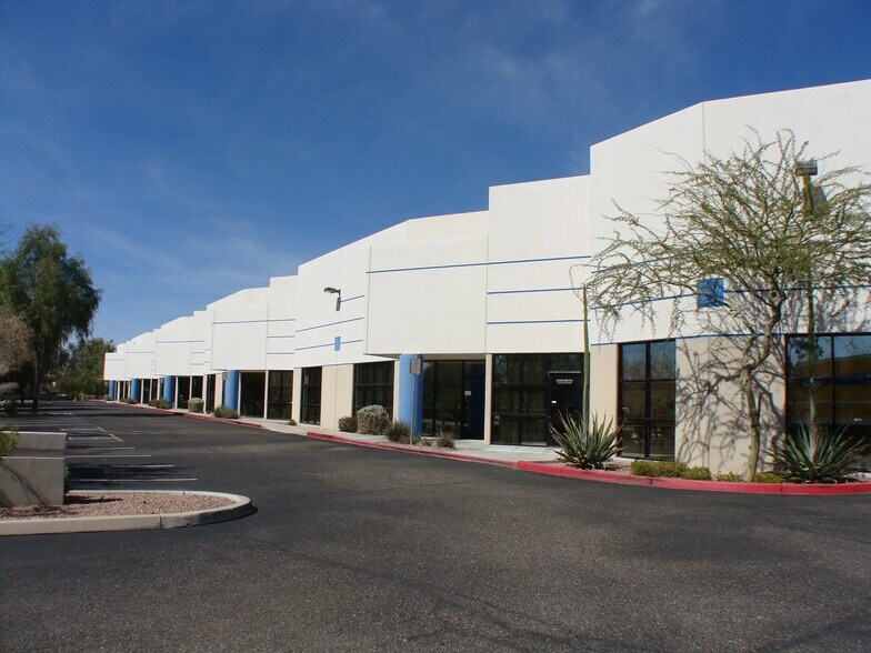 1734 W Williams Dr, Phoenix, AZ à louer - Photo de l’immeuble – Image 2 sur 5