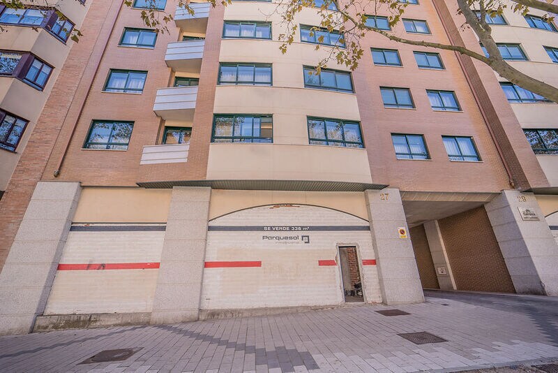 Local commercial dans Valladolid à vendre - Photo de l’immeuble – Image 1 sur 16