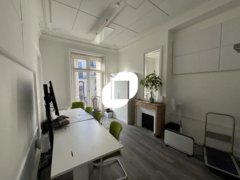 Bureau dans Paris à louer - Photo de l’immeuble – Image 3 sur 11