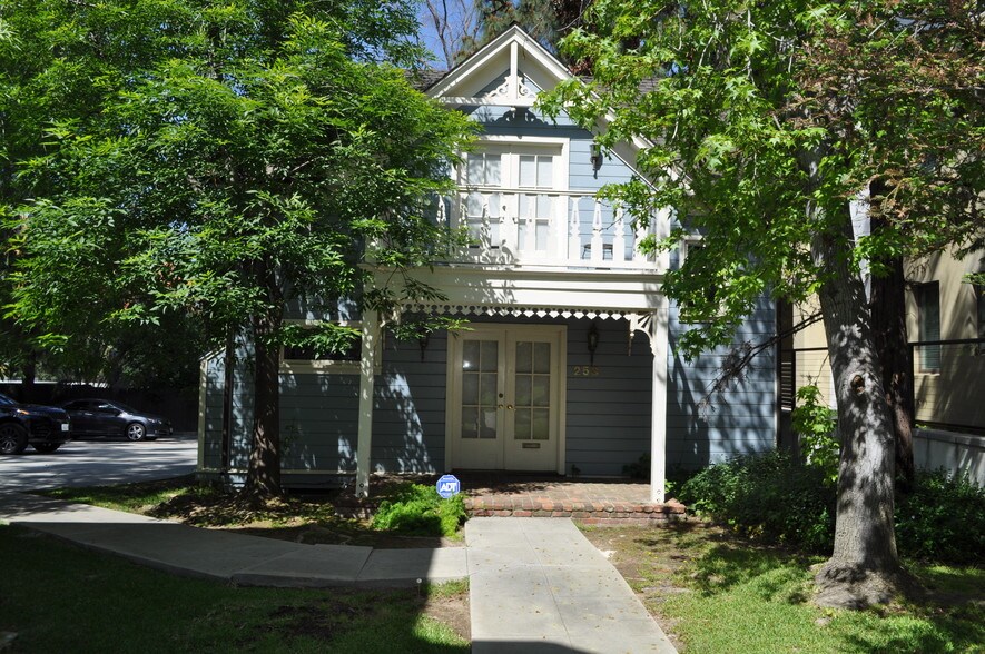 253-255 S Marengo Ave, Pasadena, CA à louer - Photo de l’immeuble – Image 2 sur 54