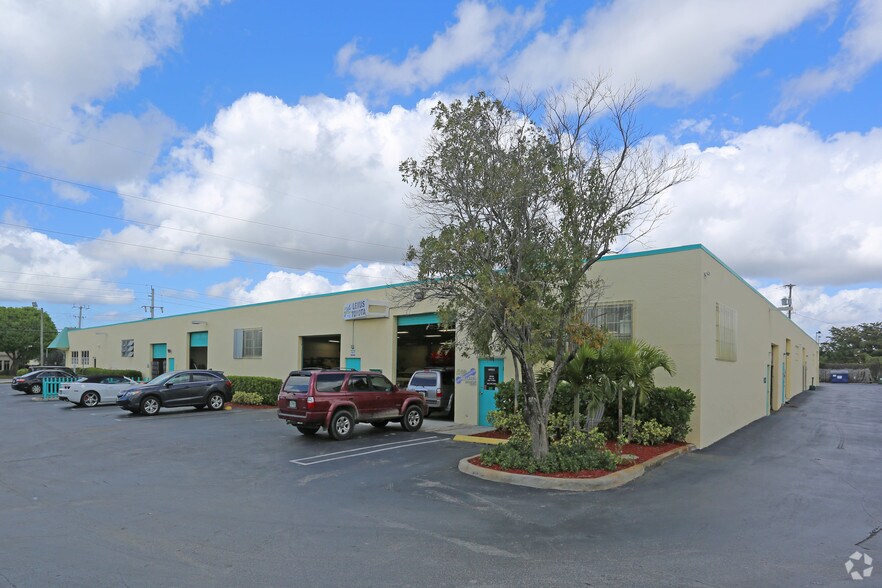 125-145 S Congress Ave, Delray Beach, FL à louer - Photo de l’immeuble – Image 2 sur 5