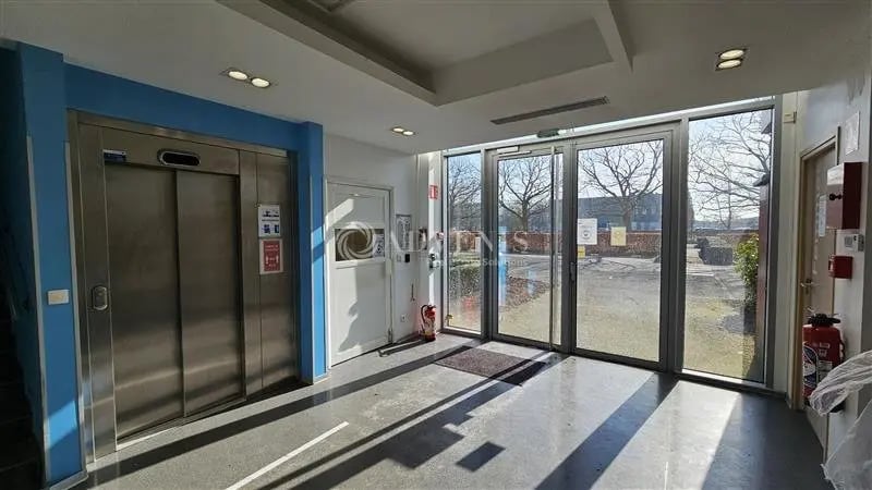 Bureau dans VILLENEUVE-D'ASCQ à louer - Hall d’entrée – Image 2 sur 6