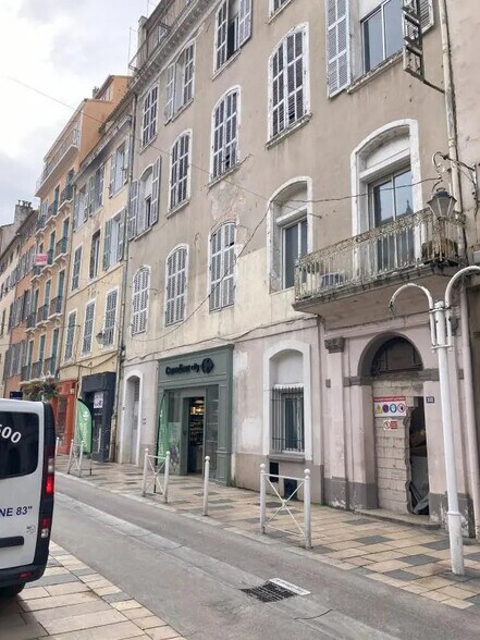 Bureau dans Toulon à louer - Photo de l’immeuble – Image 1 sur 8