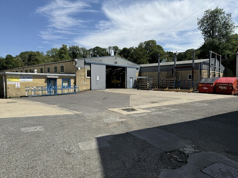 Stafford Ml, Thrupp à vendre - Photo de l’immeuble – Image 1 sur 8