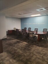 171 Service Ave, Warwick, RI à louer Photo de l’immeuble– Image 1 sur 5