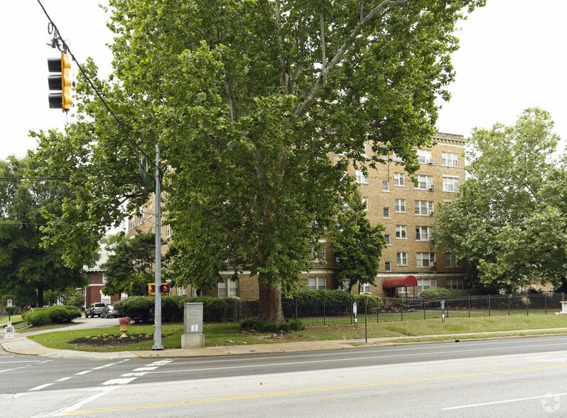 Almadura Apartments portefeuille de 2 biens à vendre sur LoopNet.fr - Photo principale – Image 2 sur 2