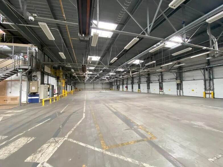 Local d’activités dans Roubaix à louer - Photo intérieure – Image 2 sur 11