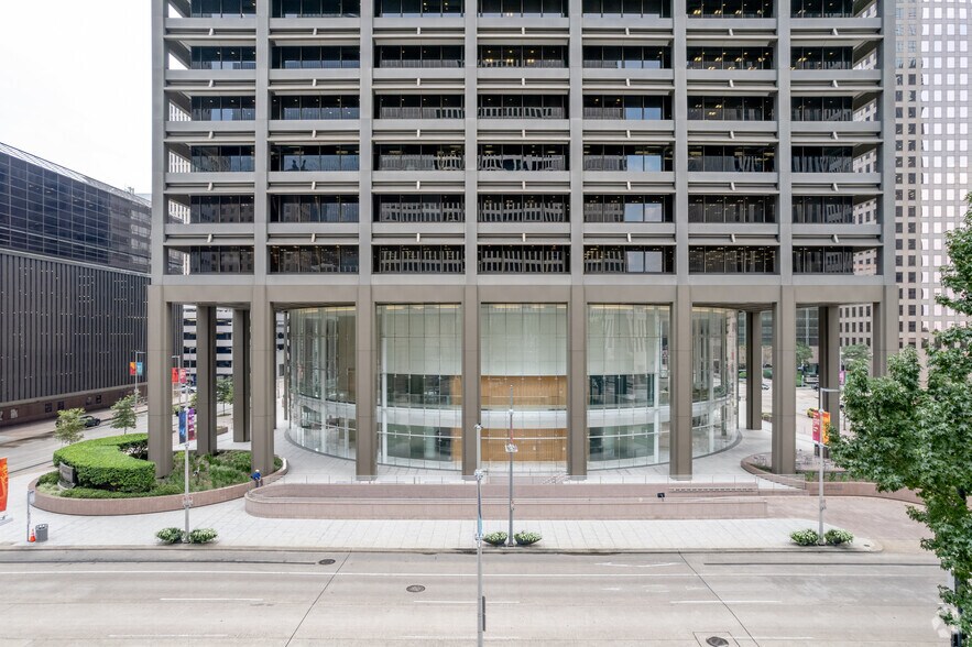 1001 Louisiana St, Houston, TX à louer - Photo de l’immeuble – Image 3 sur 5