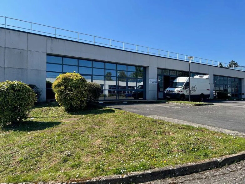 4 Rue René Razel, Saclay à louer - Photo de l’immeuble – Image 3 sur 7