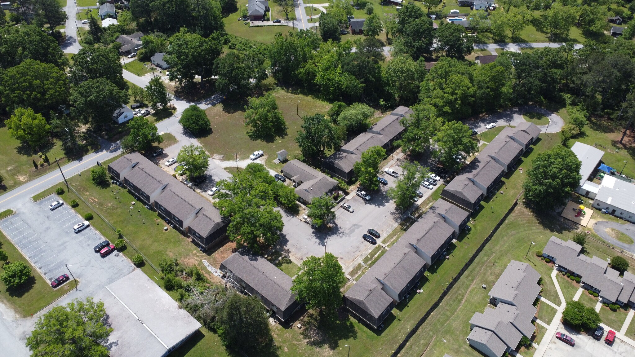 73 Unit Multifamily Portfolio portefeuille de 2 biens à vendre sur LoopNet.fr Photo de l’immeuble– Image 1 sur 12