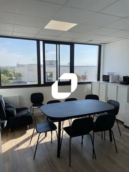 Bureau dans Joinville-le-Pont à louer - Photo intérieure – Image 3 sur 4