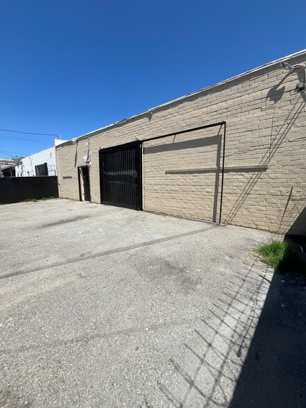 788 E Washington Blvd, Los Angeles, CA à louer - Photo de l’immeuble – Image 3 sur 7