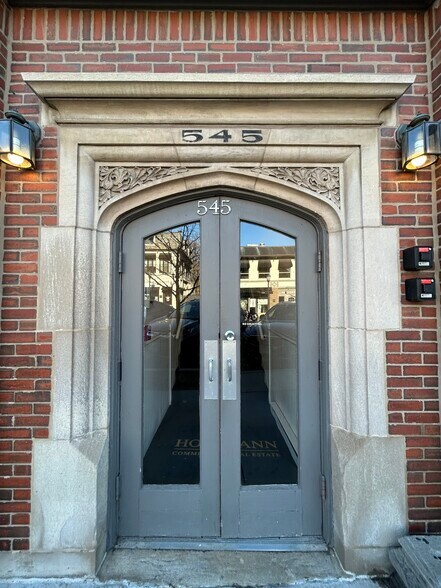 543-561 Lincoln Ave, Winnetka, IL à louer - Photo de l’immeuble – Image 2 sur 3
