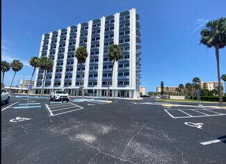 Plus de détails pour 1980 N Atlantic Ave, Cocoa Beach, FL - Bureau à louer