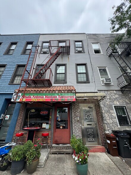 225 Rockaway Ave, Brooklyn, NY à vendre - Photo de l’immeuble – Image 2 sur 2