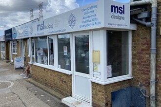 Woodlands Avenue, Poole à louer Photo de l’immeuble– Image 2 sur 5