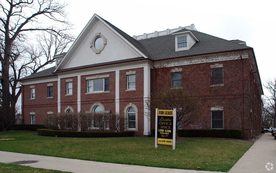 26862 Woodward Ave, Royal Oak, MI à louer - Photo de l’immeuble – Image 3 sur 29