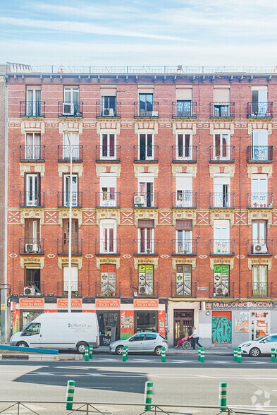 Ronda de Atocha, 13, Madrid, Madrid à louer - Photo de l’immeuble – Image 2 sur 2