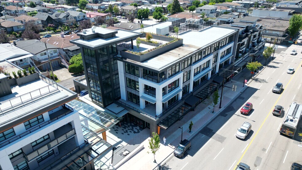 4756 Hastings St, Burnaby, BC à vendre - Photo de l’immeuble – Image 3 sur 9