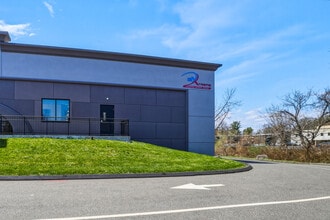 1199 Silas Deane Hwy, Wethersfield, CT à louer Photo intérieure– Image 1 sur 32