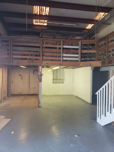 585 1st Ave S, Jacksonville Beach, FL à louer - Photo de l’immeuble – Image 3 sur 5
