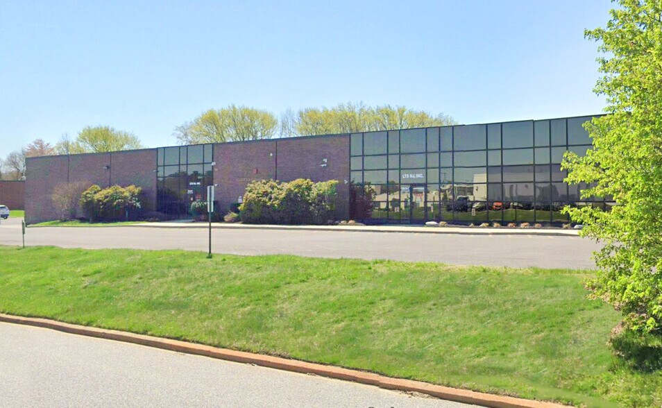 109 W Park Dr, Mount Laurel, NJ à louer - Photo principale – Image 2 sur 2