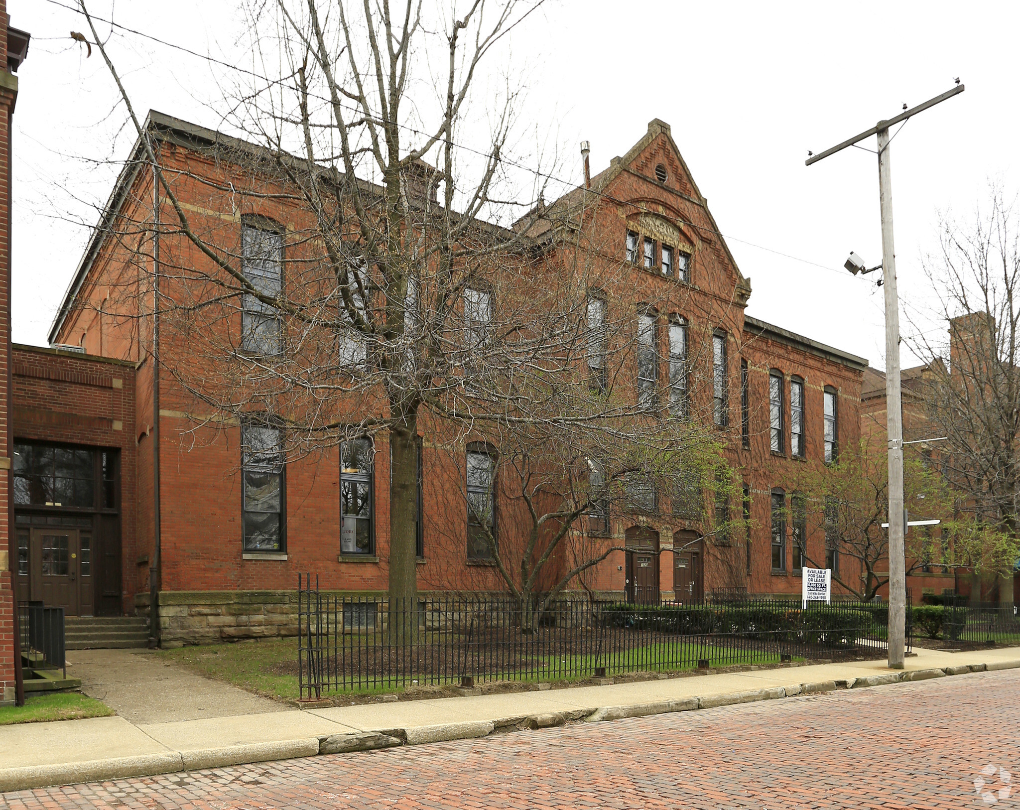 1320 Sumner Ct, Cleveland, OH à louer Photo principale– Image 1 sur 31