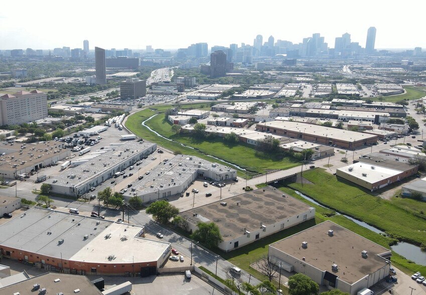 1233 Medical District Dr, Dallas, TX à vendre - Photo de l’immeuble – Image 3 sur 4