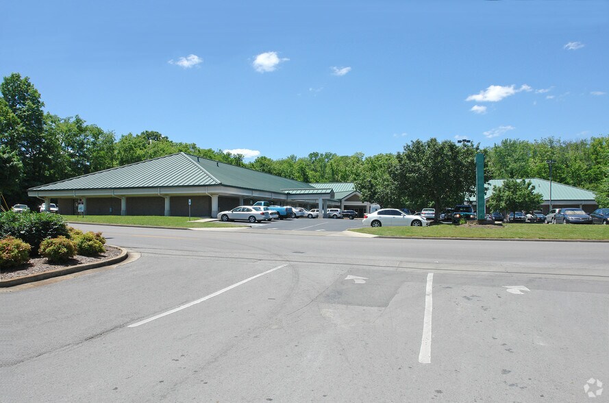 1001-1045 N Highland Ave, Murfreesboro, TN à louer - Photo de l’immeuble – Image 2 sur 23