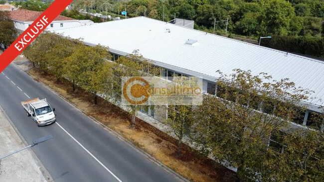 Plus de détails pour Bureau, Local commercial à louer