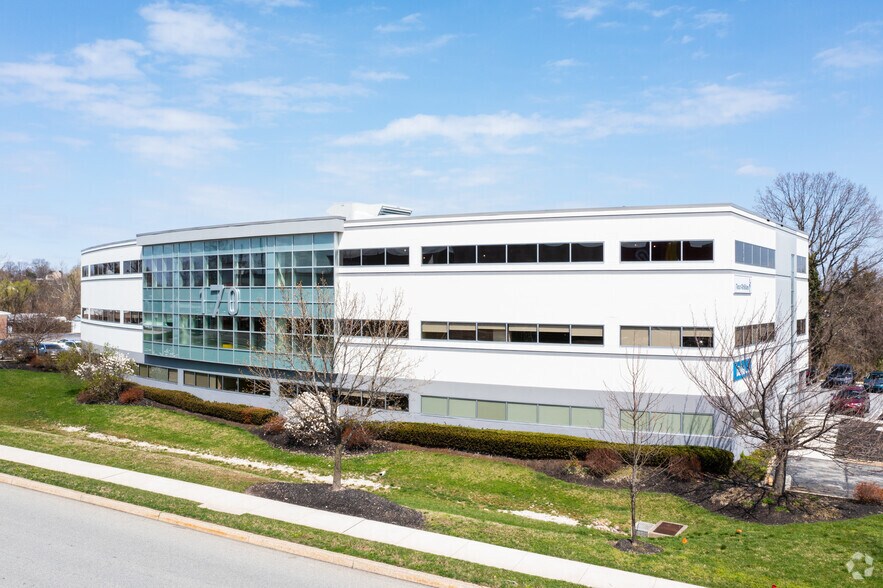 170 North Henderson Rd, King Of Prussia, PA à louer - Photo de l’immeuble – Image 3 sur 18