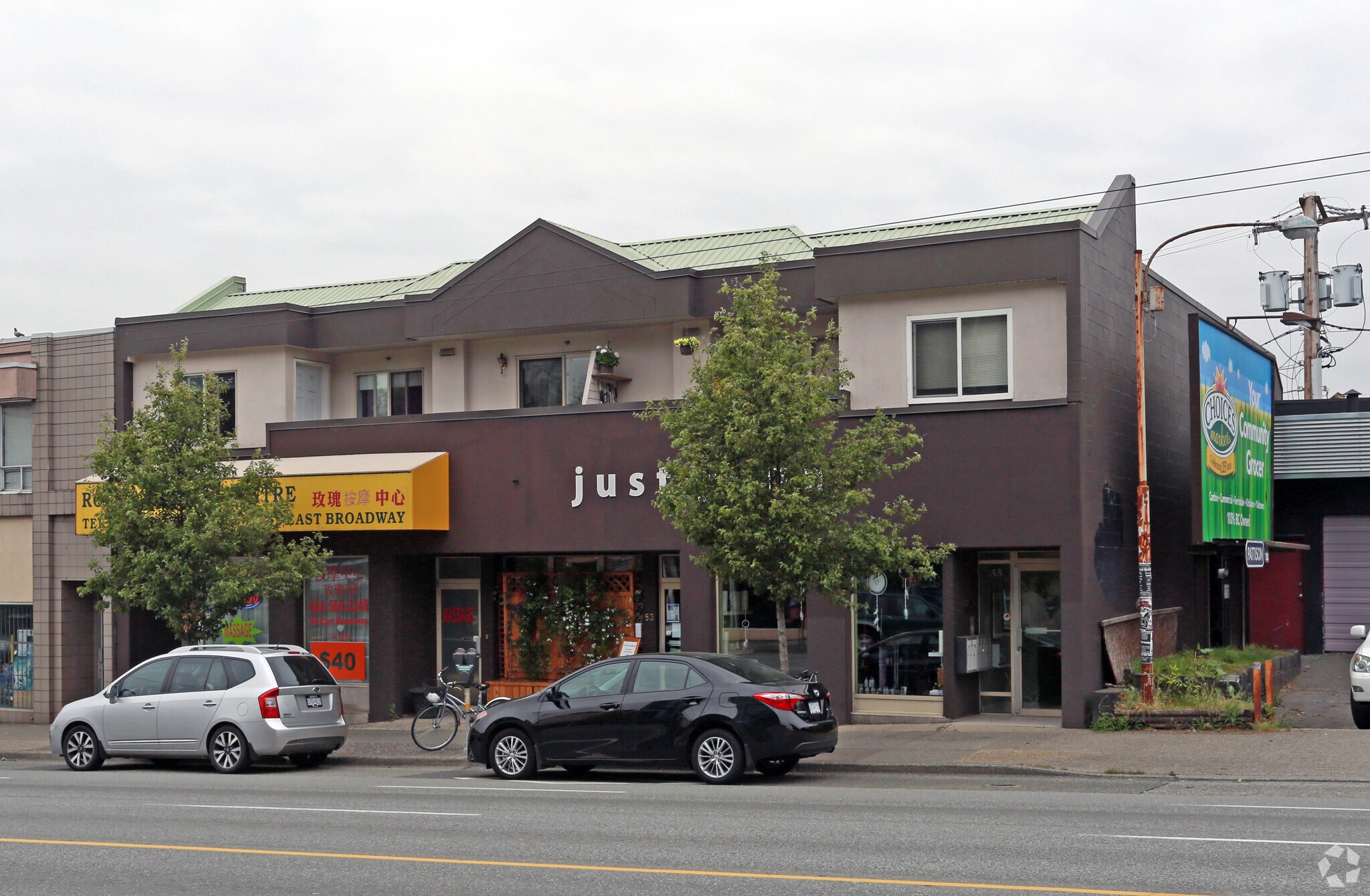 47-53 E Broadway, Vancouver, BC à louer Photo principale– Image 1 sur 3