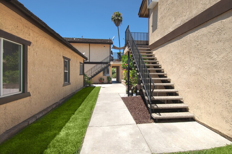 6411 Western Ave, Buena Park, CA à vendre - Photo de l’immeuble – Image 3 sur 16