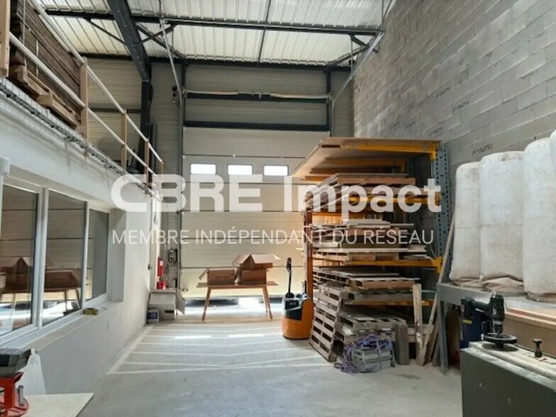 Local d’activités dans Cernay-lès-Reims à louer - Photo intérieure – Image 1 sur 10
