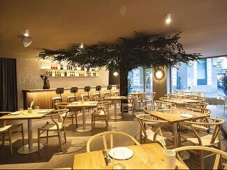 Plus de détails pour Local commercial à louer