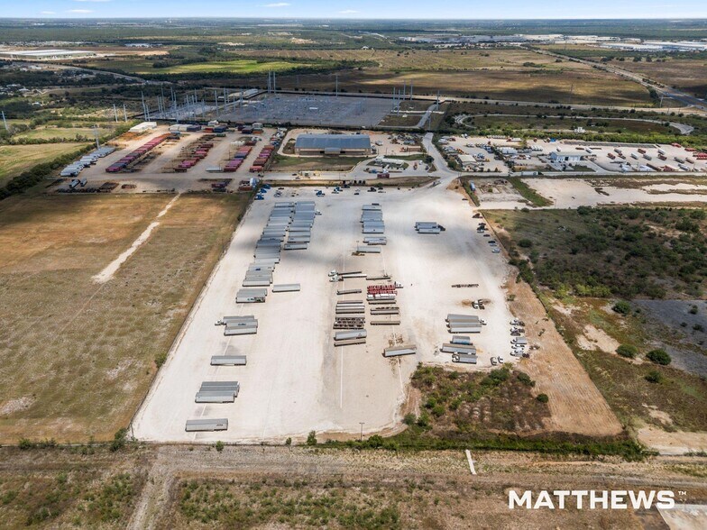14603 Speedway Park, Von Ormy, TX à vendre - Photo de l’immeuble – Image 2 sur 3