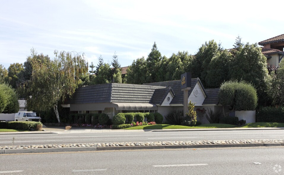 410 Saratoga Ave, San Jose, CA à vendre - Photo principale – Image 1 sur 8