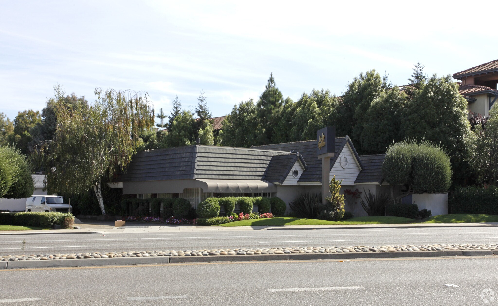 410 Saratoga Ave, San Jose, CA à vendre Photo principale– Image 1 sur 9