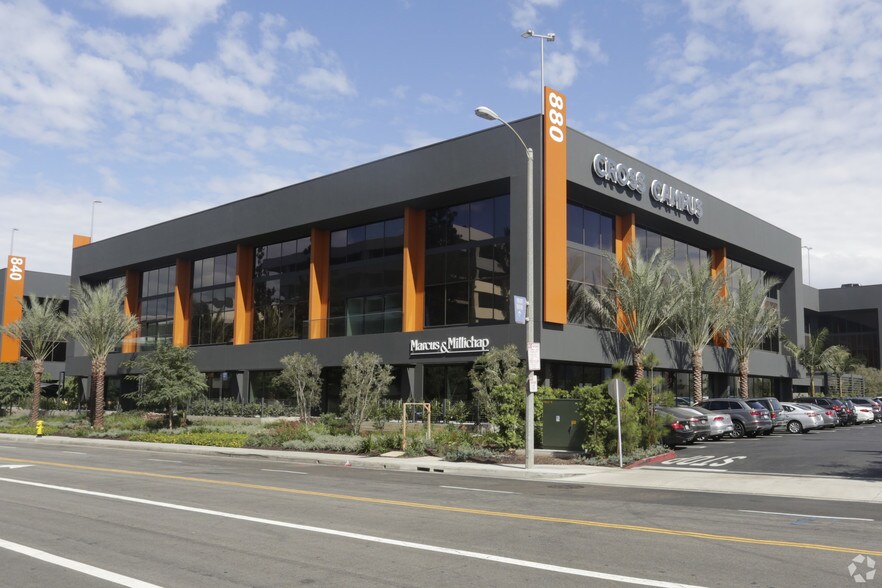 840 apollo St, El Segundo, CA à louer - Photo de l’immeuble – Image 3 sur 6