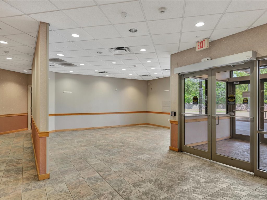 700 S John Redditt Dr, Lufkin, TX à vendre Photo intérieure– Image 1 sur 12