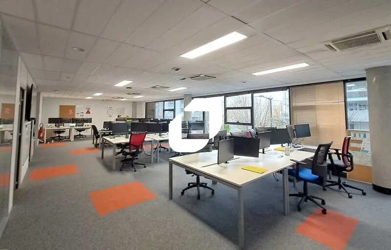 Bureau dans Bordeaux à louer - Photo de l’immeuble – Image 1 sur 7