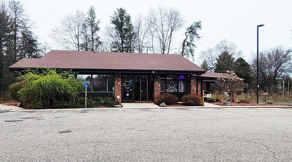 1885 E Us 23, East Tawas, MI à vendre - Photo de l’immeuble – Image 1 sur 19
