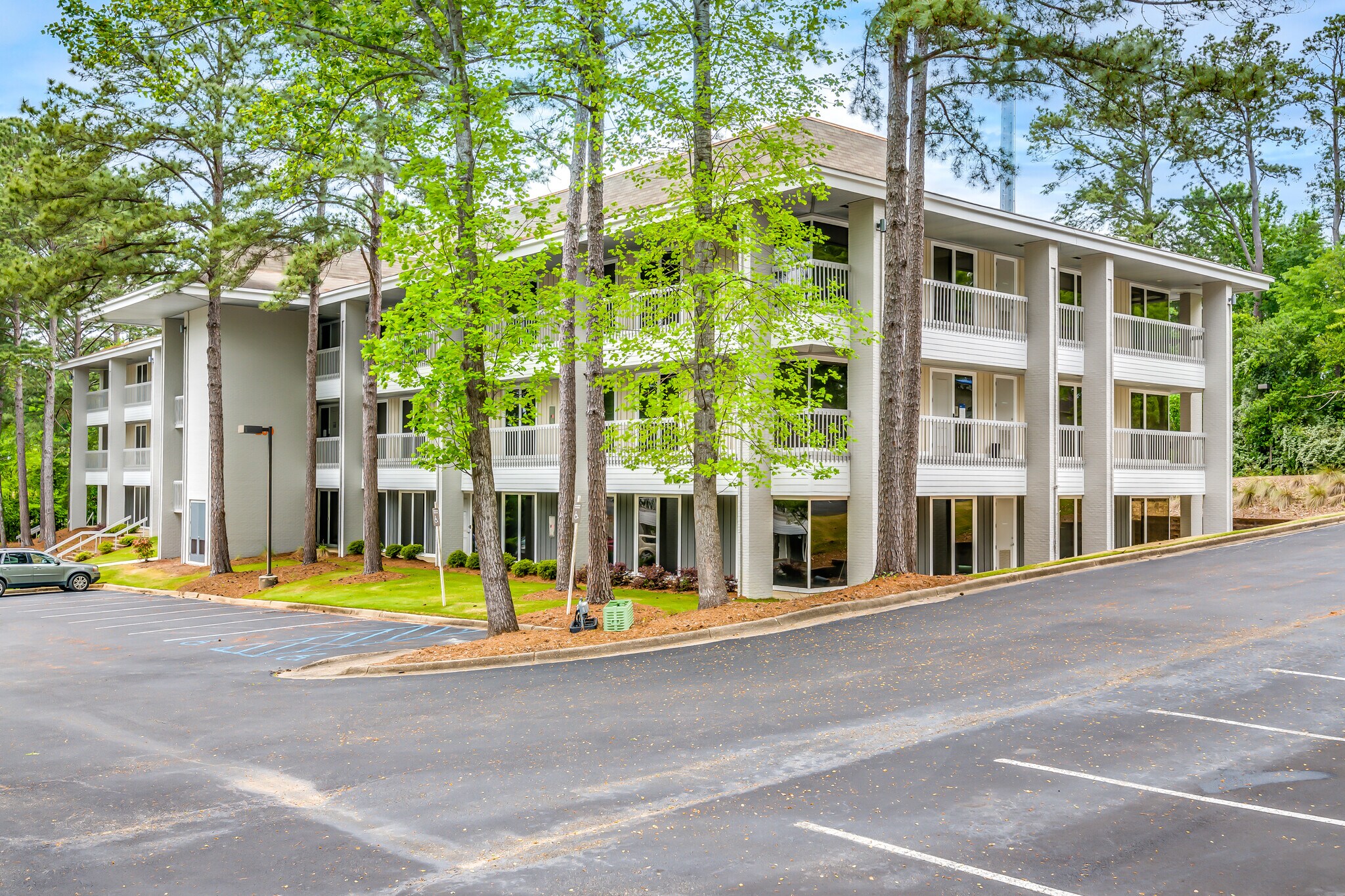 100 Interstate Park Dr, Montgomery, AL à louer Photo de l’immeuble– Image 1 sur 7