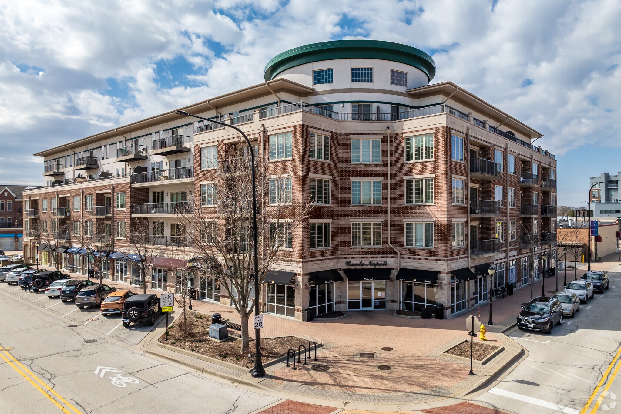 100-110 S Emerson St, Mount Prospect, IL à vendre Photo principale– Image 1 sur 6