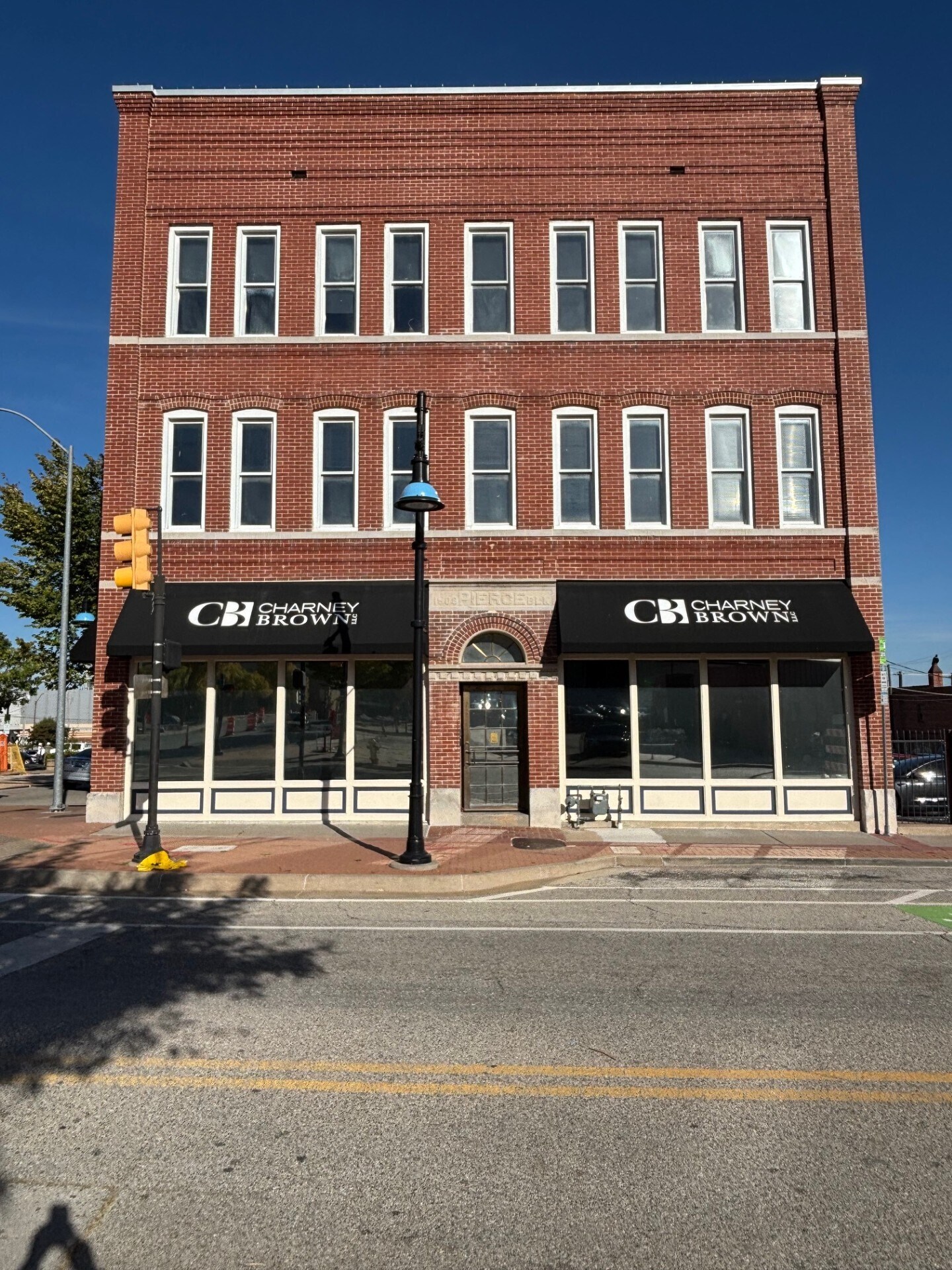 233 S Detroit Ave, Tulsa, OK à louer Photo de l’immeuble– Image 1 sur 12