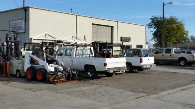 4652 E Waterloo Rd, Stockton, CA à louer Photo intérieure– Image 2 sur 2