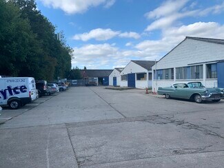 Plus de détails pour Mimram Rd, Hertford - Industriel/Logistique à louer