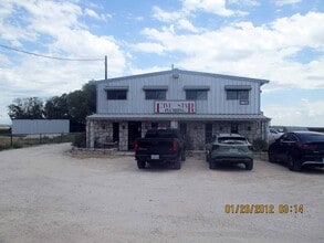 2870 FM471, Castroville, TX à louer Photo de l’immeuble– Image 1 sur 12